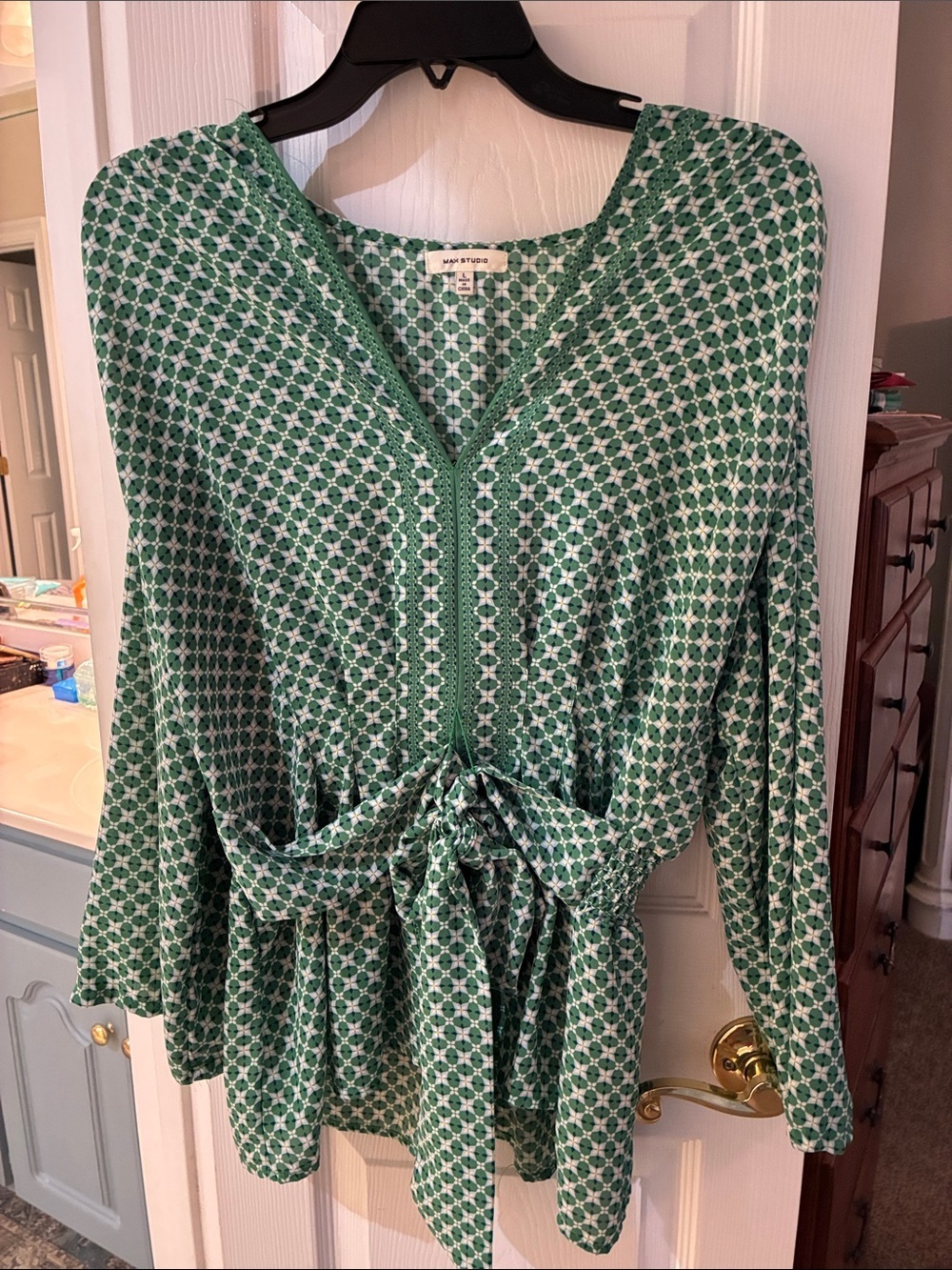 Max Studio Green Geometric V-Neck Tie-Waist Tunic Top SZ L
